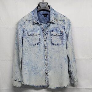 Forever 21 Womens Denim Shirt Pearl Snap Size M Button Up Long Sleeve Studded